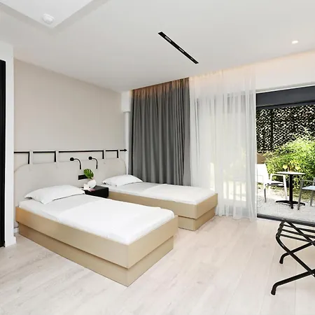 Icon Urban Living 4*