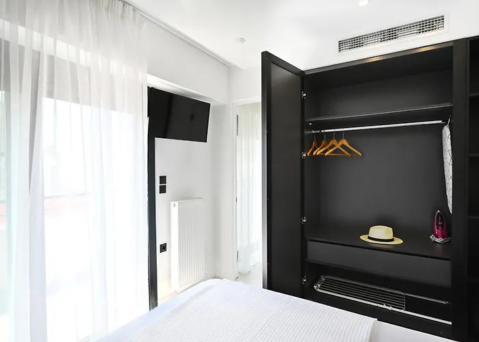 מלון דירות Icon Urban Living 4*