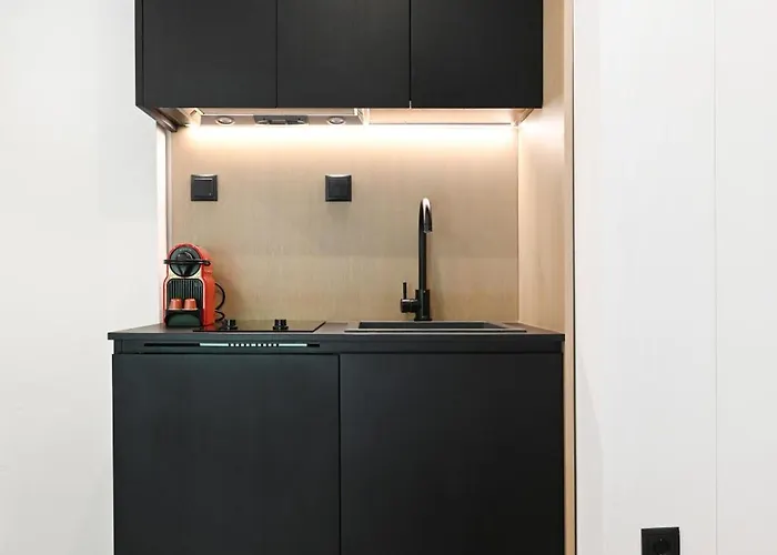 מלון דירות Icon Urban Living 4*