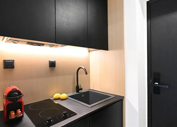 מלון דירות Icon Urban Living 4*