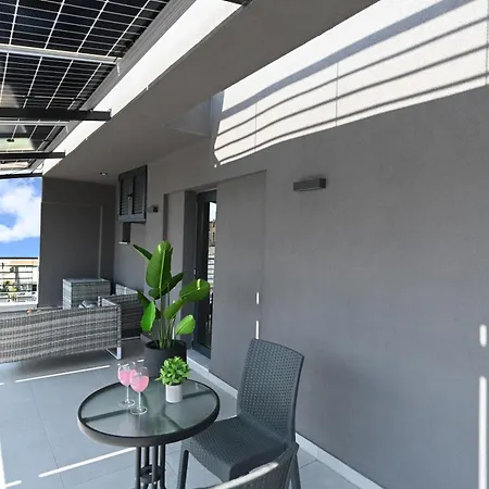 Icon Urban Living Aparthotel 4*