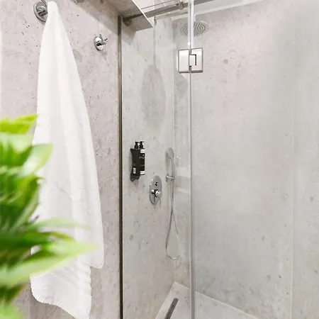 Icon Urban Living 4*