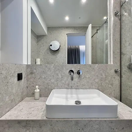 Icon Urban Living Aparthotel 4*