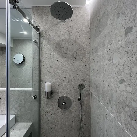 Icon Urban Living Aparthotel 3*