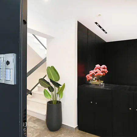 Icon Urban Living Aparthotel 3*
