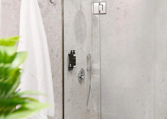 Icon Urban Living 4*