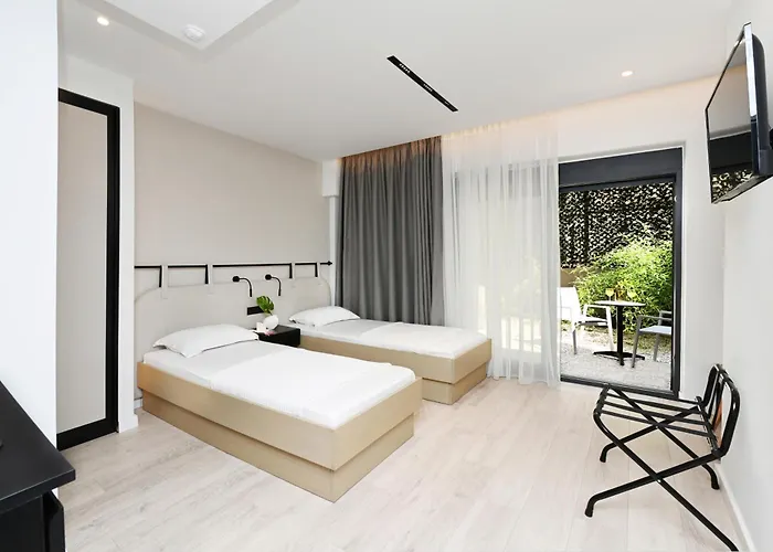 Icon Urban Living 4*